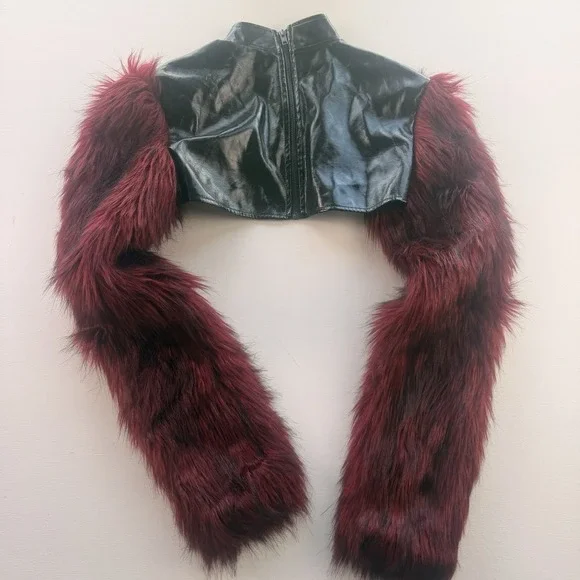 Akira Bolero Wine, Coachella, Boho Glam, Faux Fur, Festival Statement, Size S - Picture 4 of 15